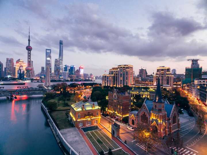 上海，繁华都市的诗意画卷