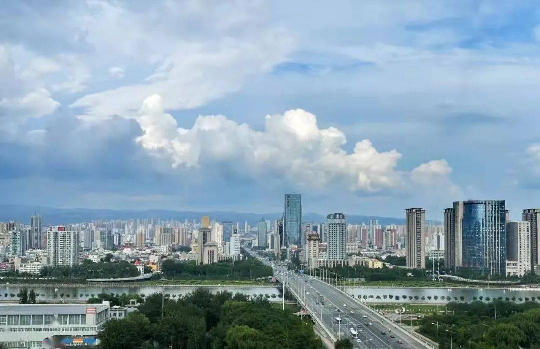 外交部发言人就太原相关评论发表言论